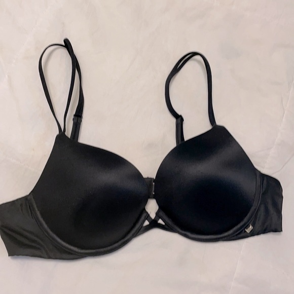 Black Victoria’s Secret Very Sexy Push-Up Bra - Picture 1 of 6